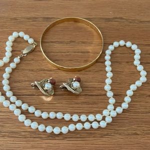 Bundle vintage jewelry pearl necklace gold bracelet pearl heart shaped earrings